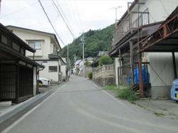 東側より（南側　道路付き）