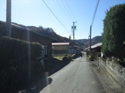 北側より（西側道路付き）